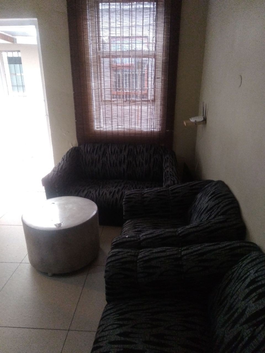 To Let 1 Bedroom Property for Rent in Observatory Western Cape